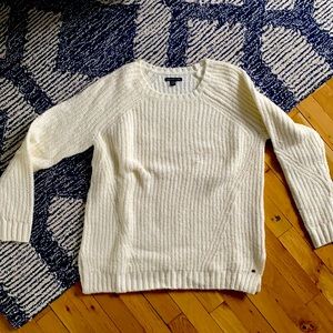 American Eagle Cream Long Sleeve Sweater